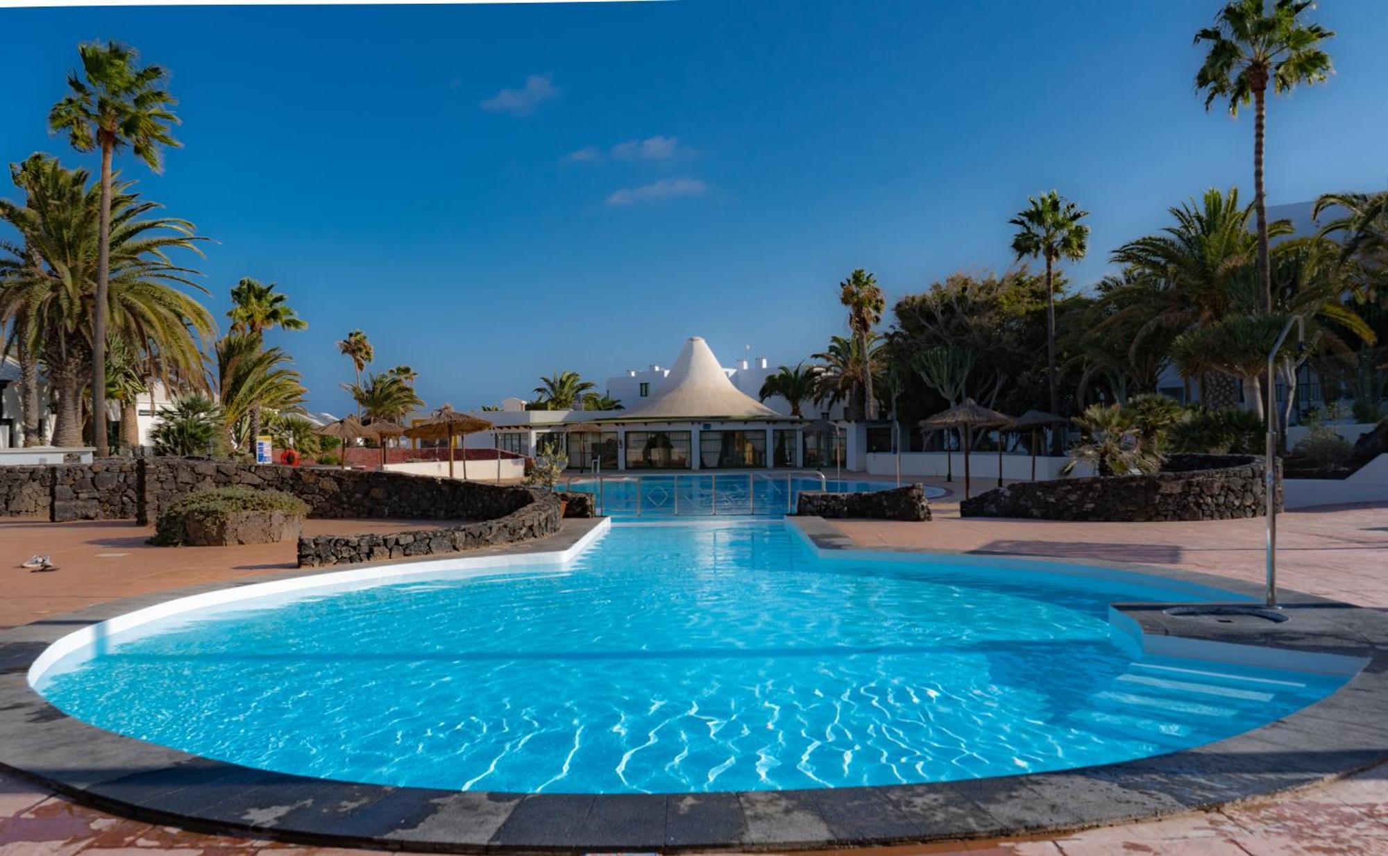 Luxury Apartamento Luz De Mar Complejo Playa Roca Costa Teguise Exterior foto