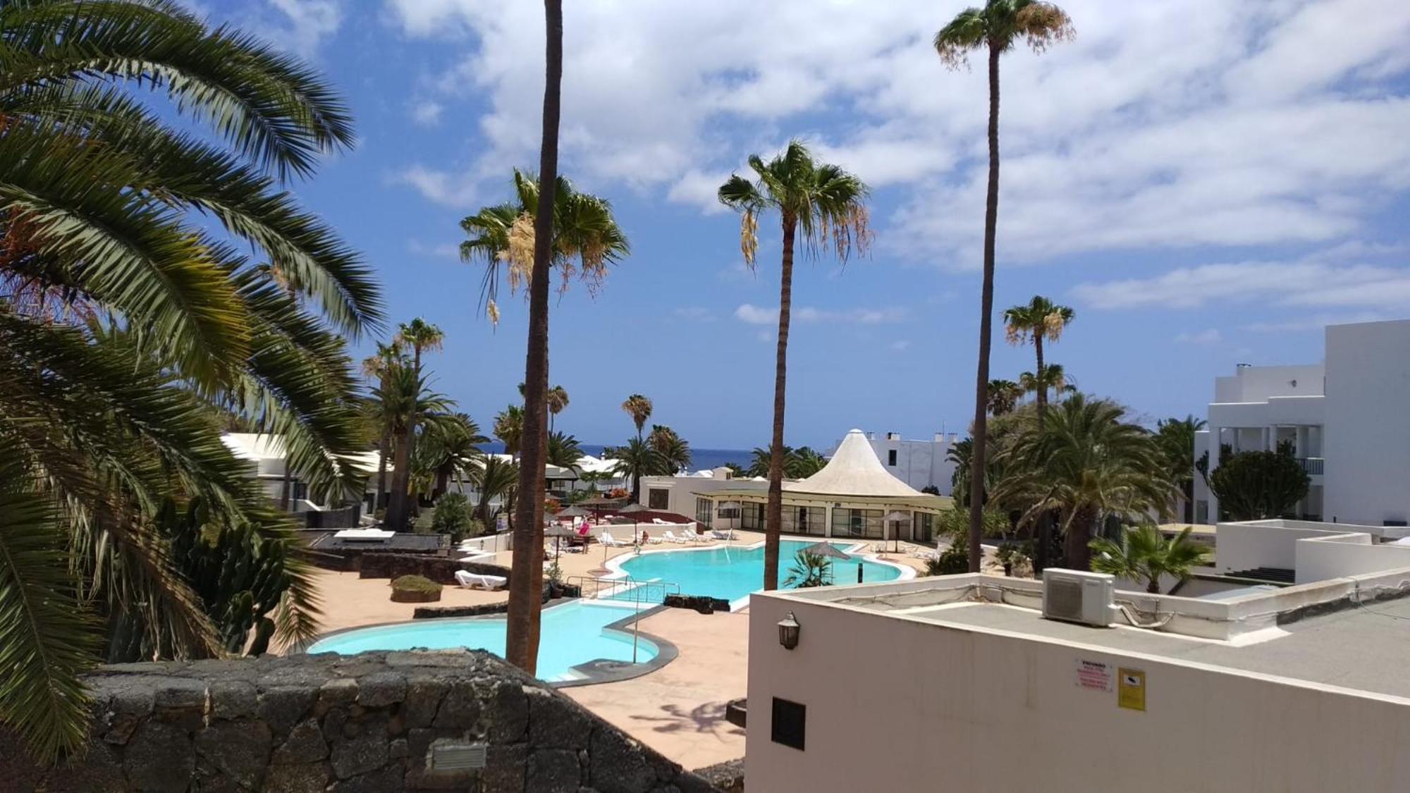Luxury Apartamento Luz De Mar Complejo Playa Roca Costa Teguise Exterior foto