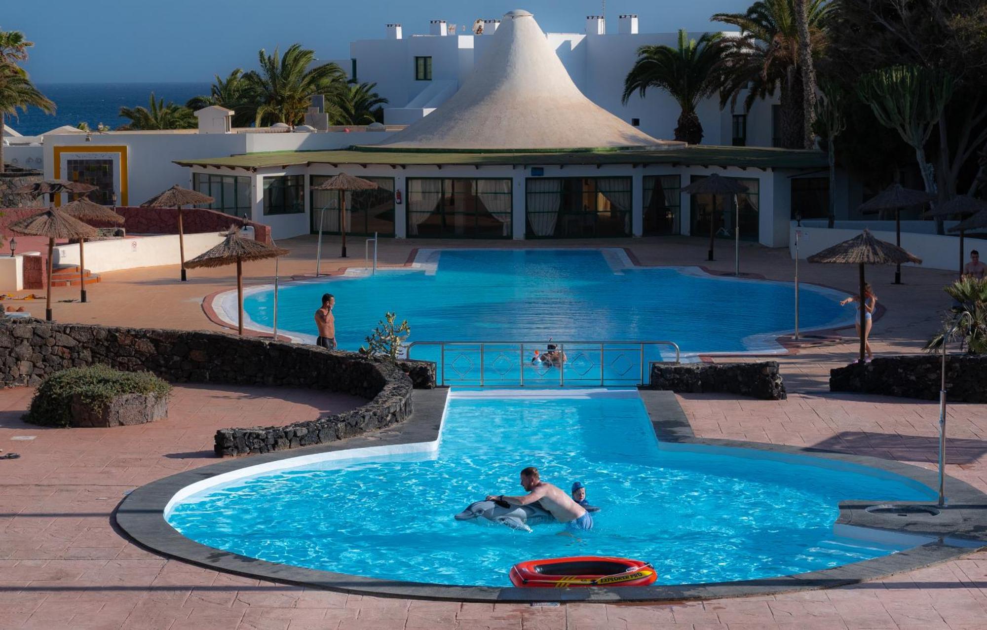 Luxury Apartamento Luz De Mar Complejo Playa Roca Costa Teguise Exterior foto